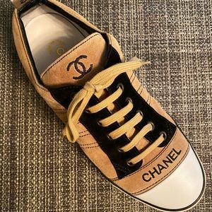 CHANEL Sneakers
